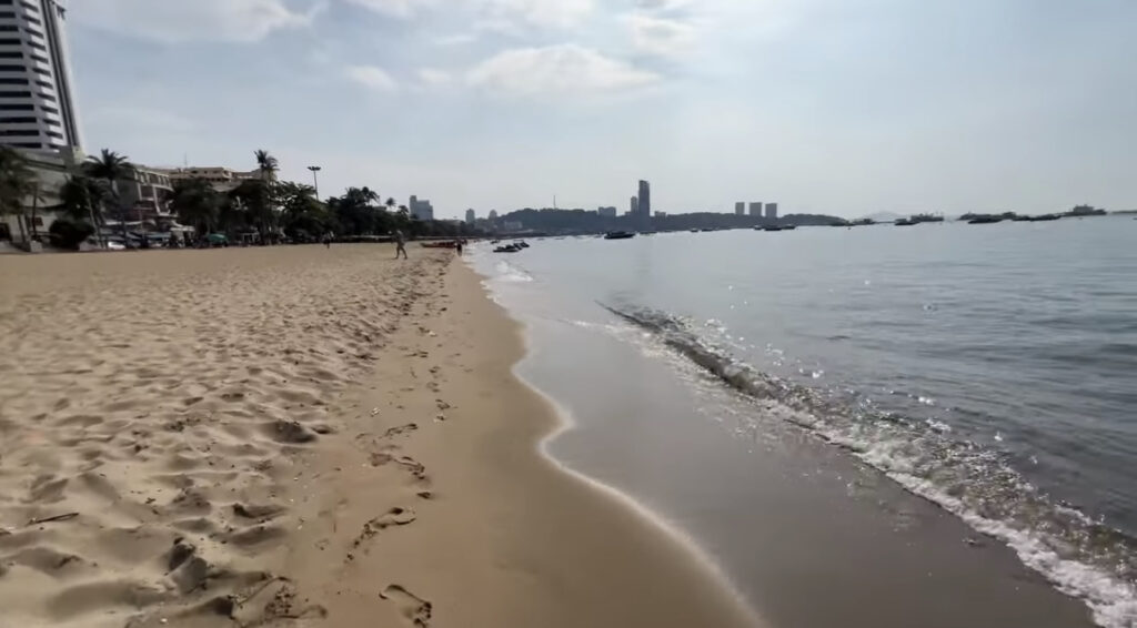 Pattaya Beach - Pattaya Thailand Travel Guide 2023