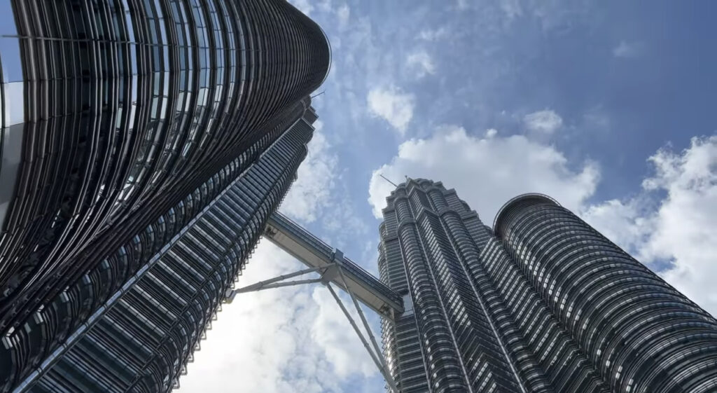 Petronas Twin Towers - Kuala Lumpur Malaysia Travel Guide 2023